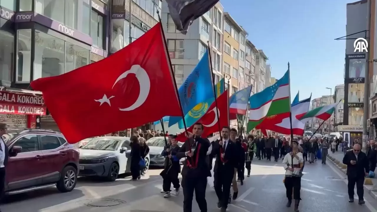 İstanbul’da Türk Dünyası rüzgarı! 14 farklı bölgeden 250 çocuk Kadıköy’ü renklendirdi 15