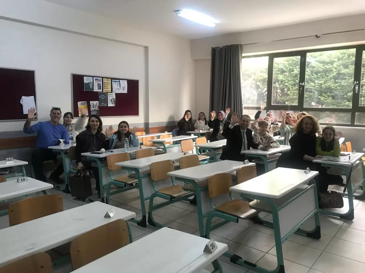 Bursa’da veliler ve çocukları sınavda buluştu 2