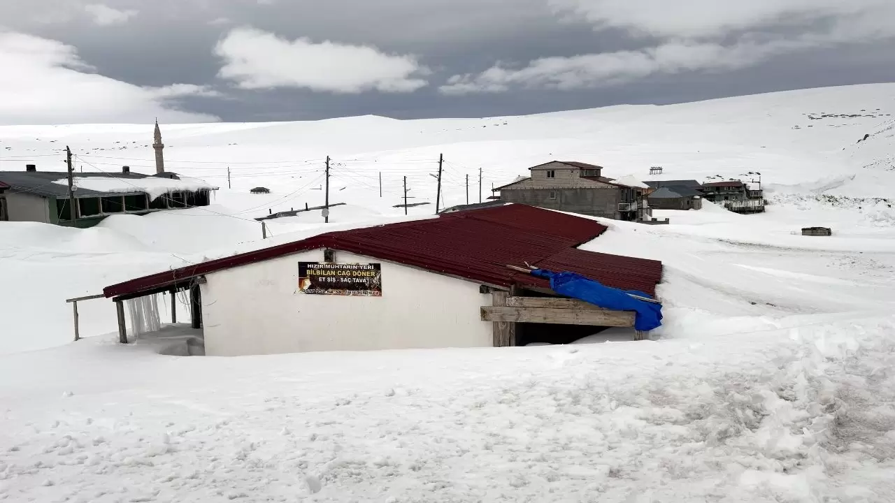 2 bin 580 rakımlı Bülbülan Yaylası kara gömüldü! 2