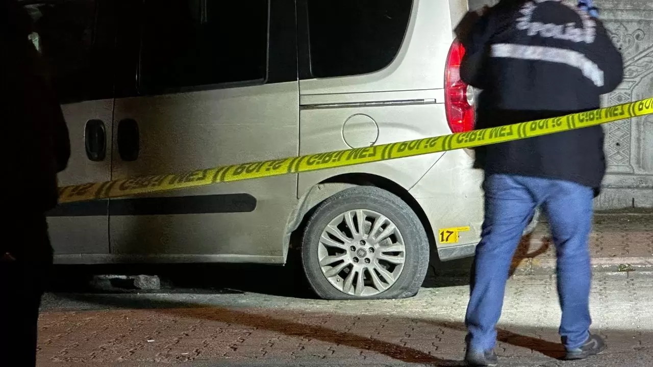 3 sokak boyunca polisten kaçan şahıs okul önünde vuruldu! 4