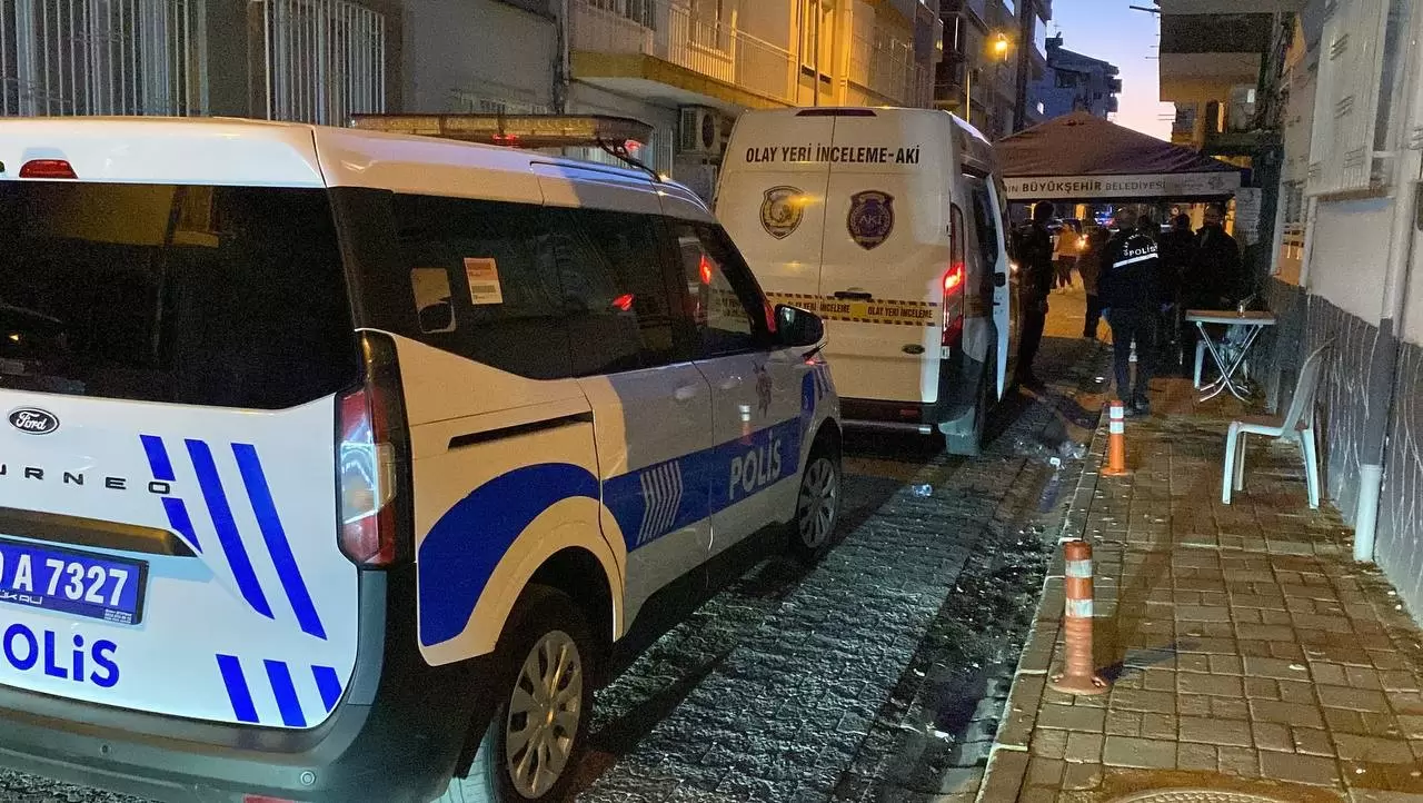 Aydın’da feci ölüm: Cam silerken 5. kattan düşen kadın hayatını kaybetti! 2