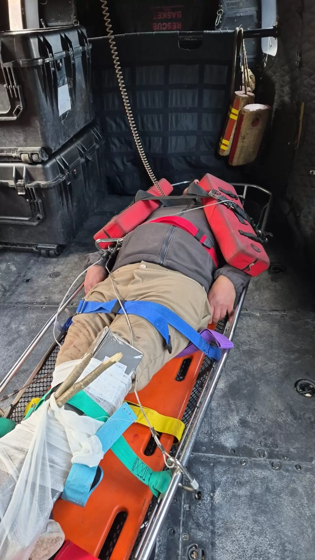 Artvin yaylasında nefes kesen kurtarma: Bacağı kırılan vatandaş için helikopter havalandı 5