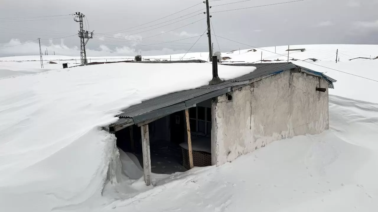 2 bin 580 rakımlı Bülbülan Yaylası kara gömüldü! 7