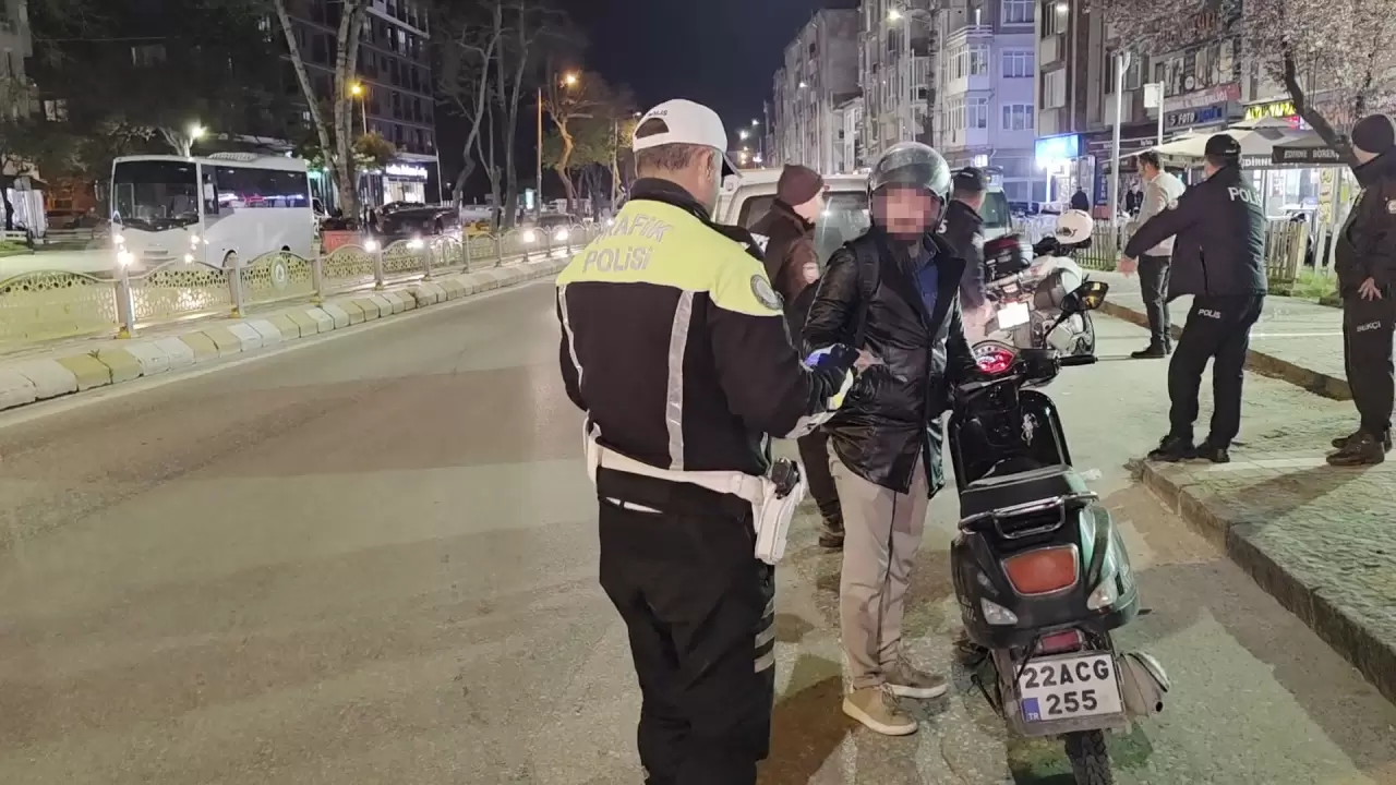Edirne’de huzur mesaisi: Polis ekiplerinden dev asayiş uygulaması! 4