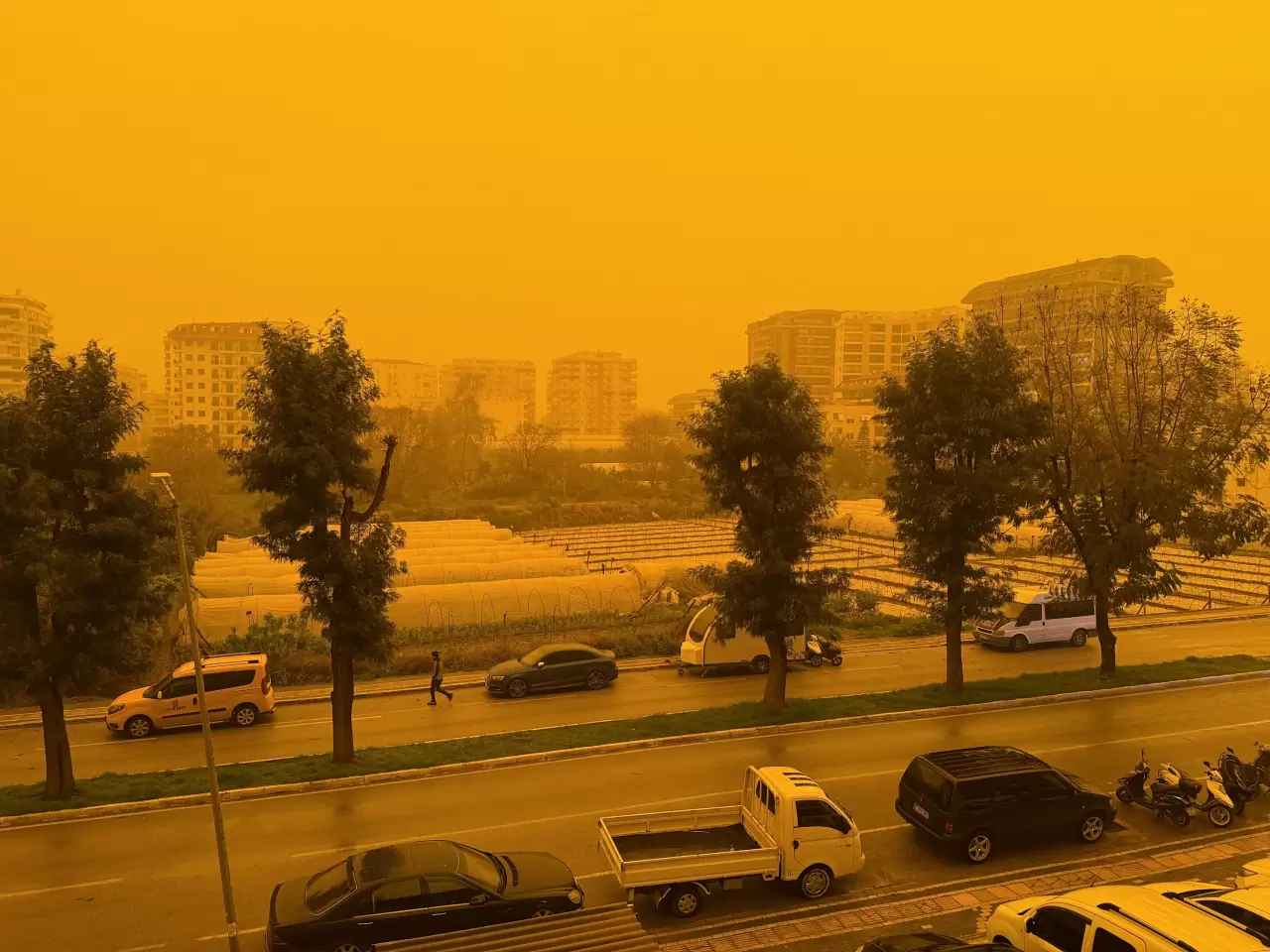 Afrika’dan gelen çöl tozu Alanya’yı kapladı 5