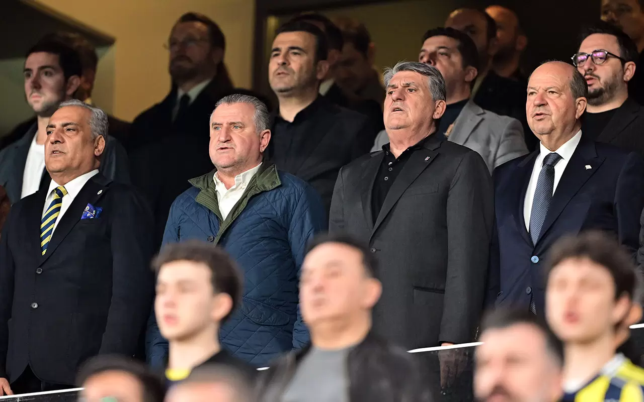 Fenerbahçe - Beşiktaş derbi maçına damga vuran anlar 3