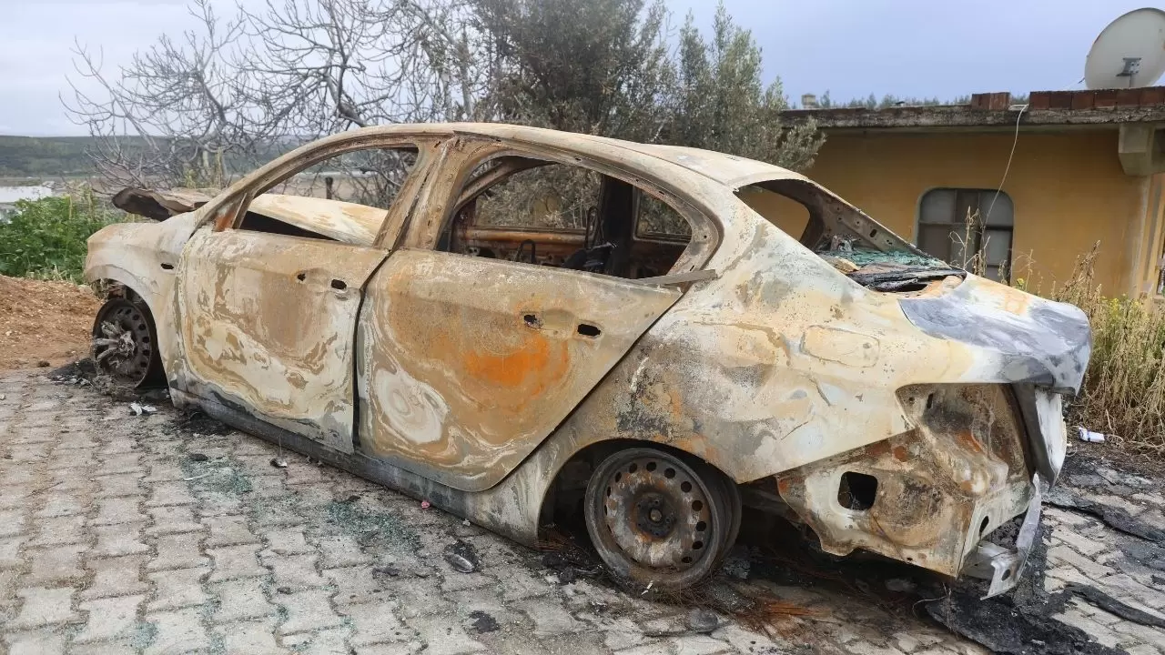 Hatay’da kan donduran olay! Aracını ateşe veren şahsı kamerada izleyince şoke oldu 5