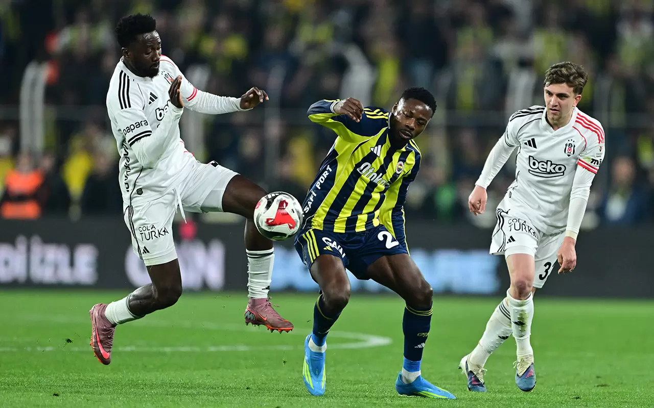 Fenerbahçe - Beşiktaş derbi maçına damga vuran anlar 15