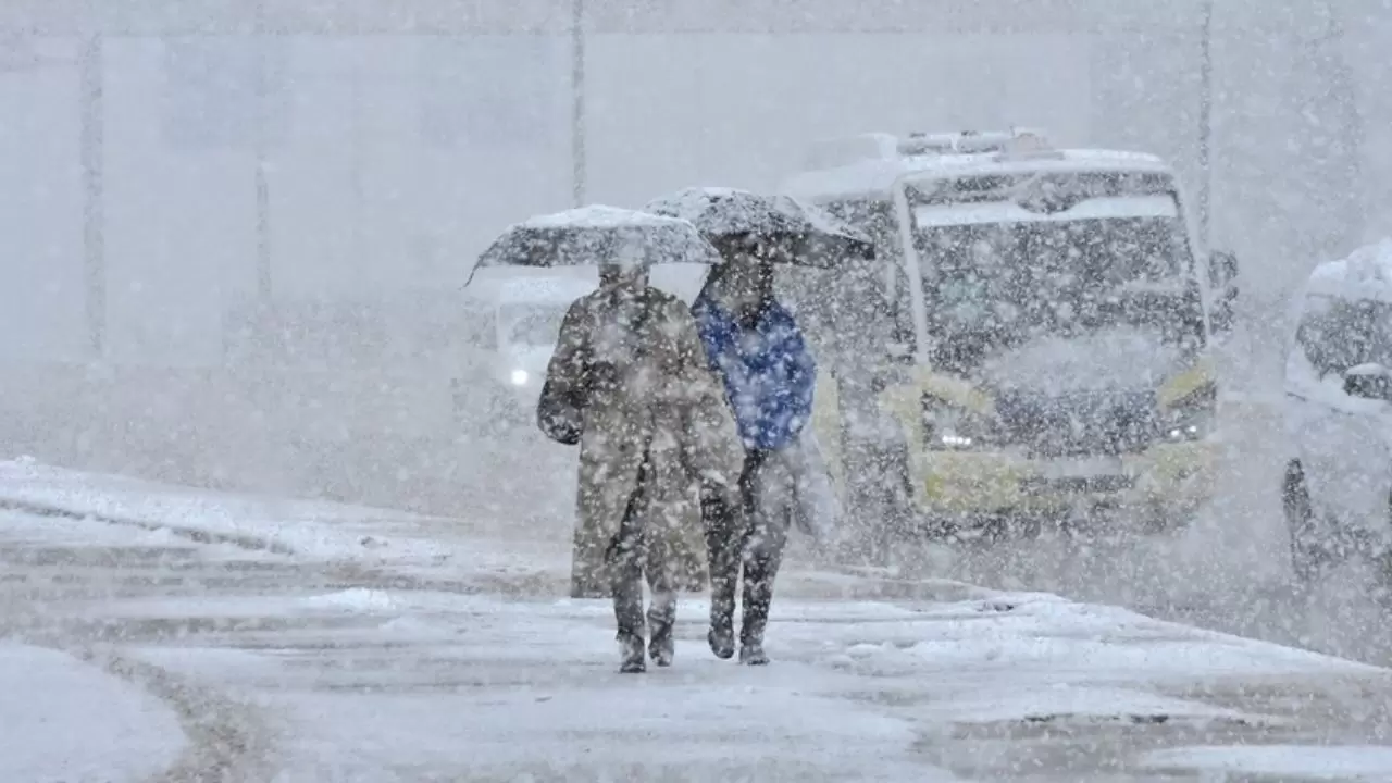 Batı’da toz taşınımı, Doğu’da çığ riski 4
