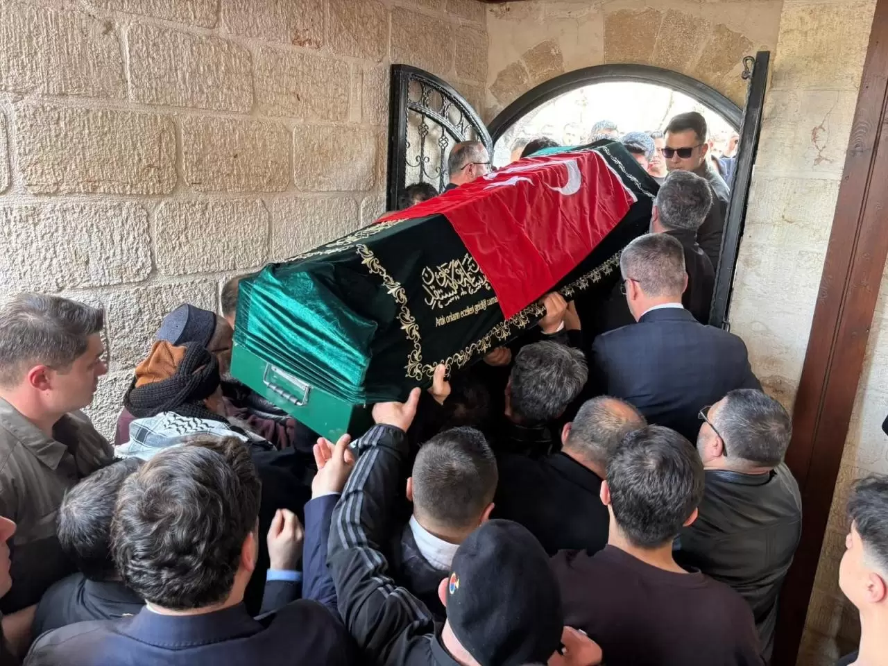 10 can 10 ayrı hikaye... Öğrenciler son yolculuğuna uğurlanıyor 6