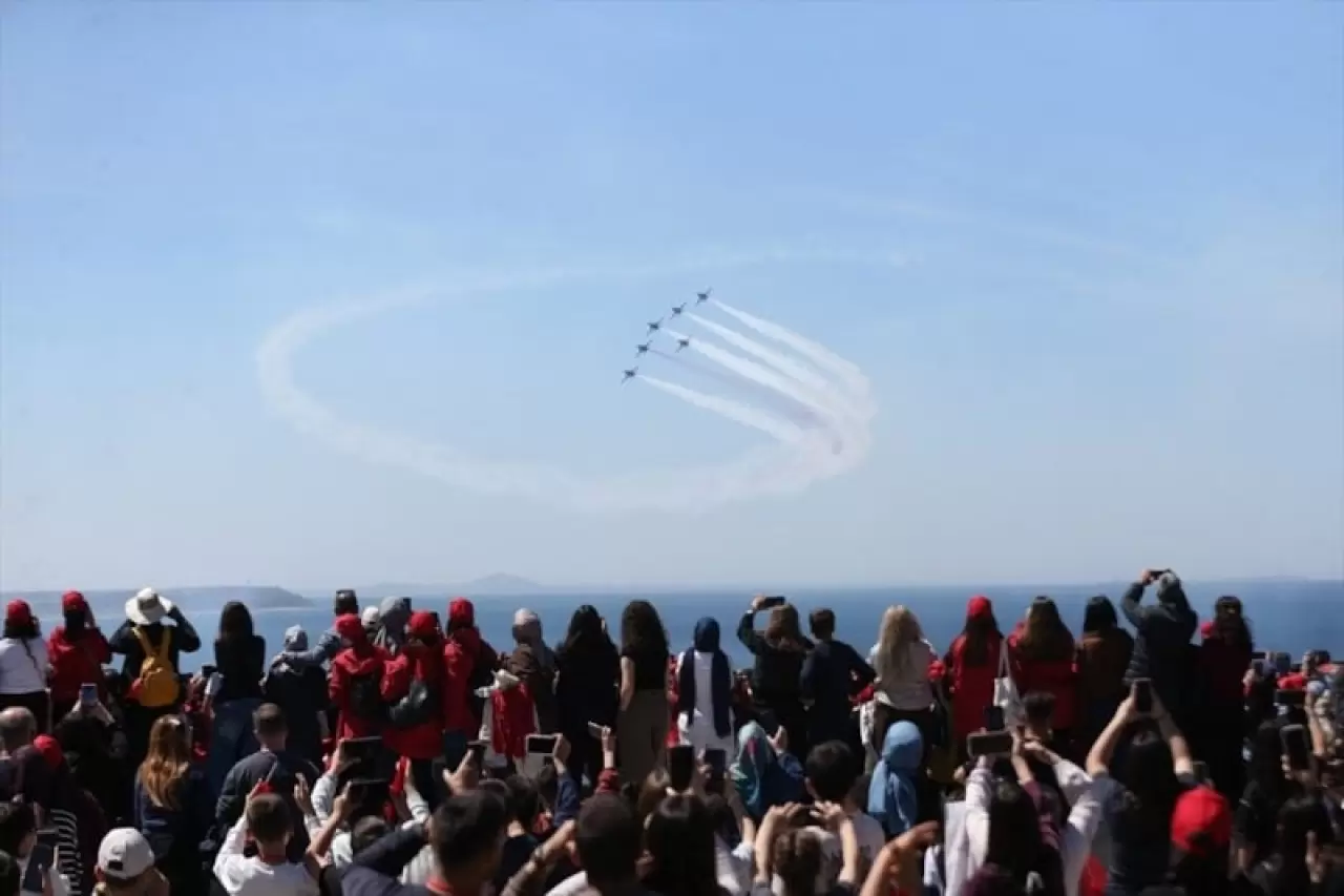 Türk Yıldızları’ndan 111. Yıl selamı 3