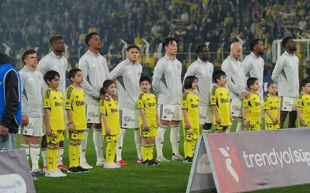 Fenerbahçe - Beşiktaş derbi maçına damga vuran anlar 1