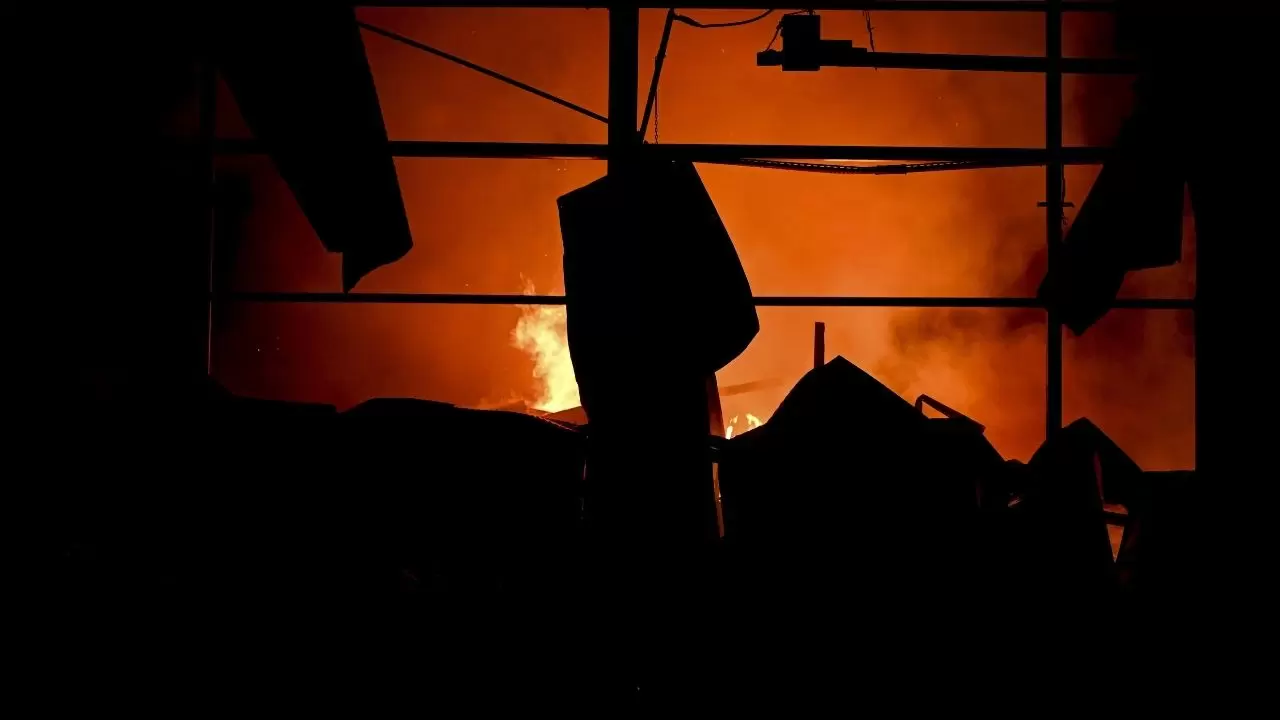 Ankara Sincan’da korkutan yangın: İlaç fabrikası 5 saatte söndürüldü 9