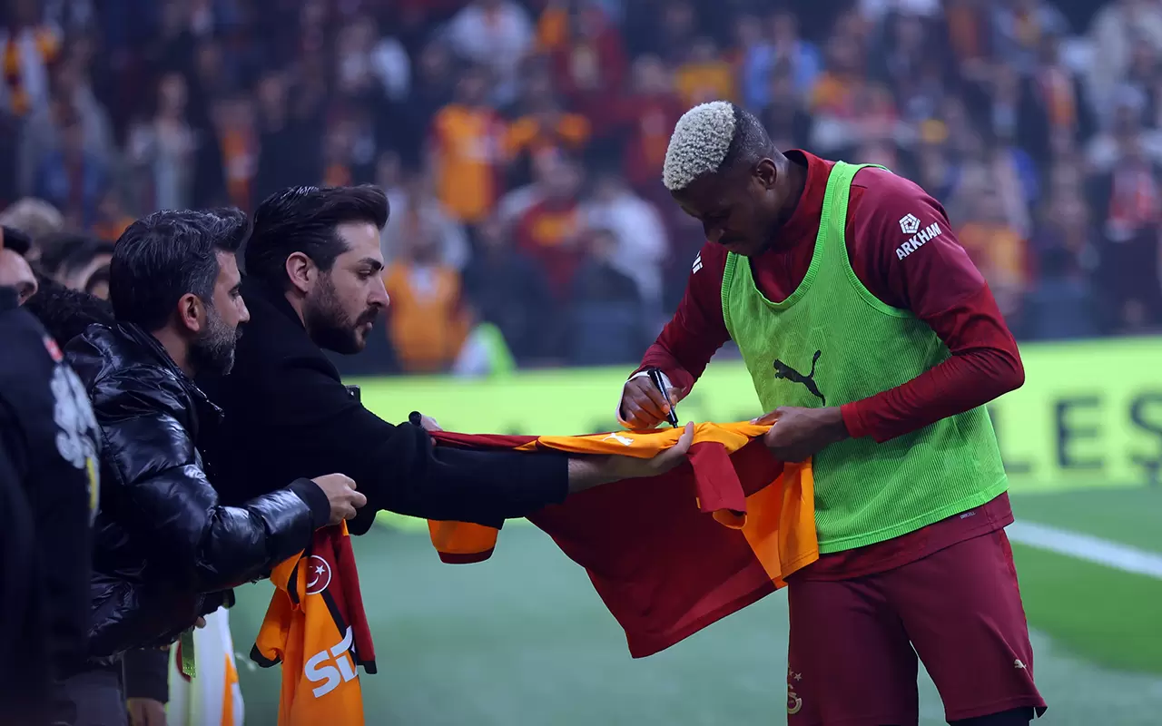Galatasaray'ın şampiyonluk idmanında görsel şölen! 21