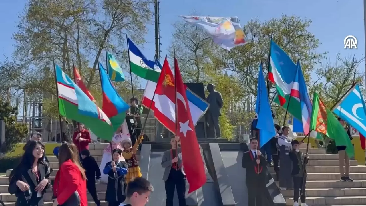 İstanbul’da Türk Dünyası rüzgarı! 14 farklı bölgeden 250 çocuk Kadıköy’ü renklendirdi 7