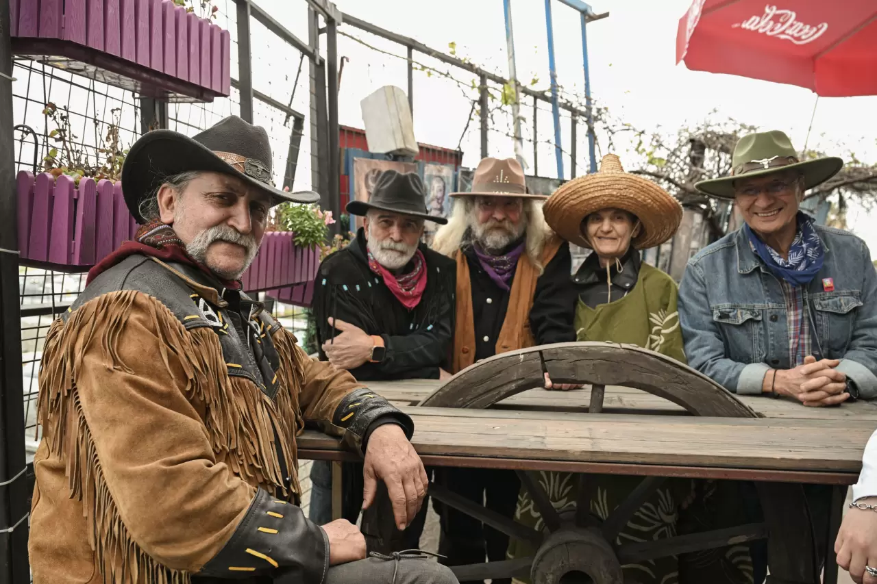 Samatya’da bir Vahşi Batı kasabası: Bu kahvehanede sadece 'Kovboylar' var! 18