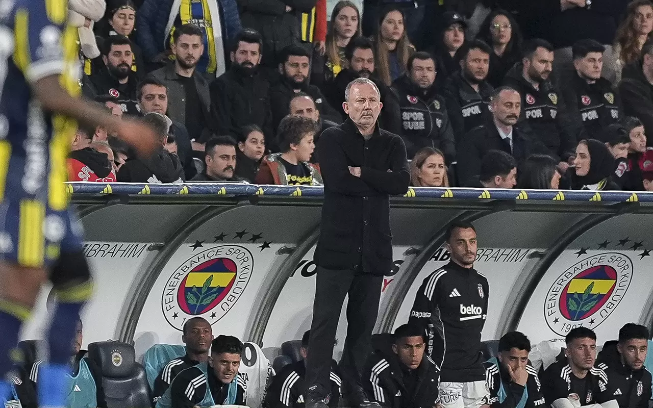 Fenerbahçe - Beşiktaş derbi maçına damga vuran anlar 9