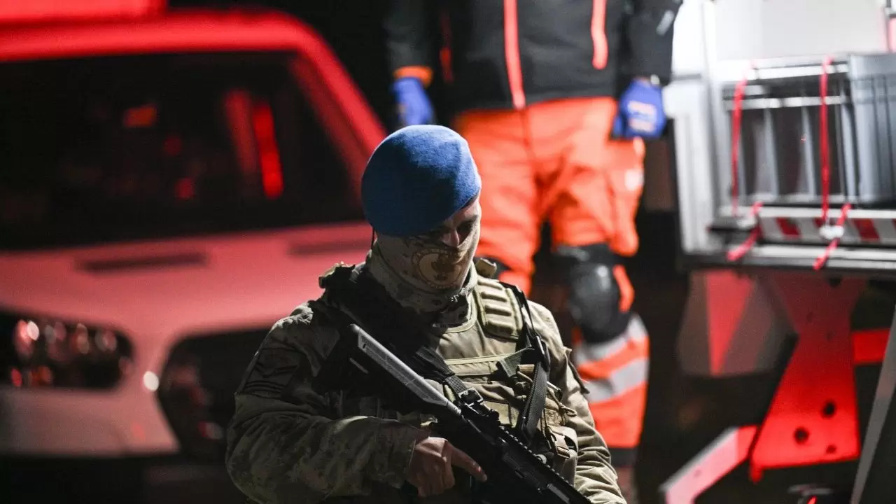 Ankara’da askeri helikopter kaza kırıma uğradı! Sincan Kaymakamı'ndan sevindiren açıklama 1