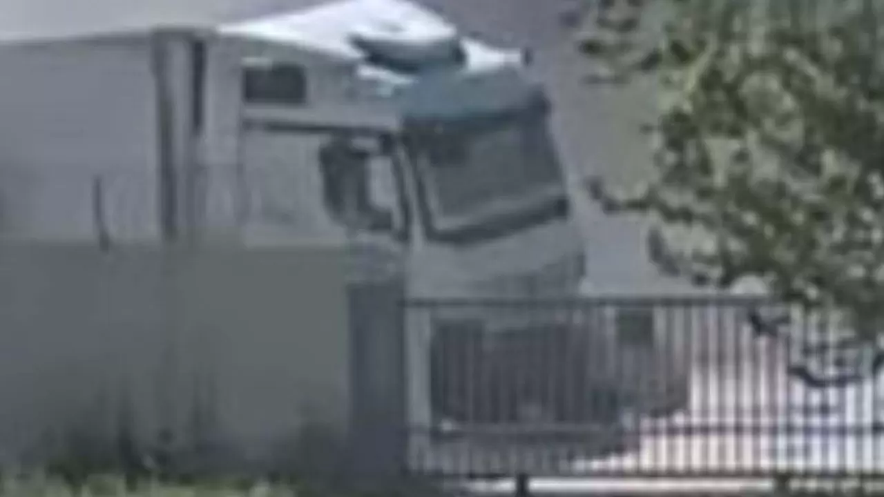 10 aracın birbirine girdiği o feci anların görüntüleri ilk kez ortaya çıktı! 6