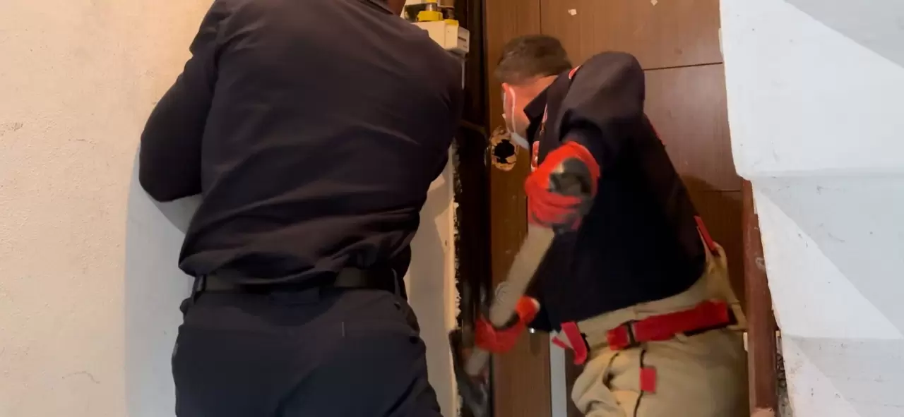 Edirne’de apartman dairesinden yayılan koku acı gerçeği ortaya çıkardı: Yaşlı adam evinde ölü bulundu! 5