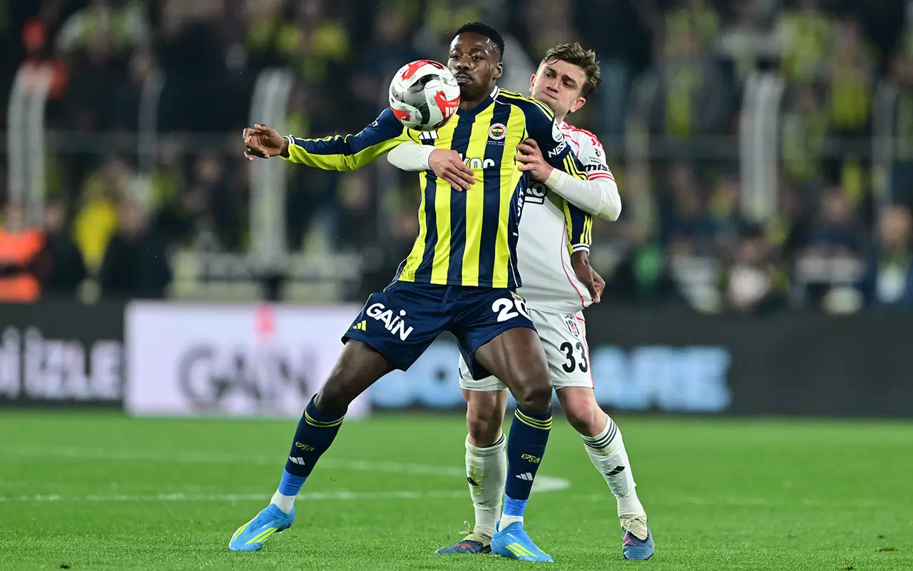 Fenerbahçe - Beşiktaş derbi maçına damga vuran anlar 10