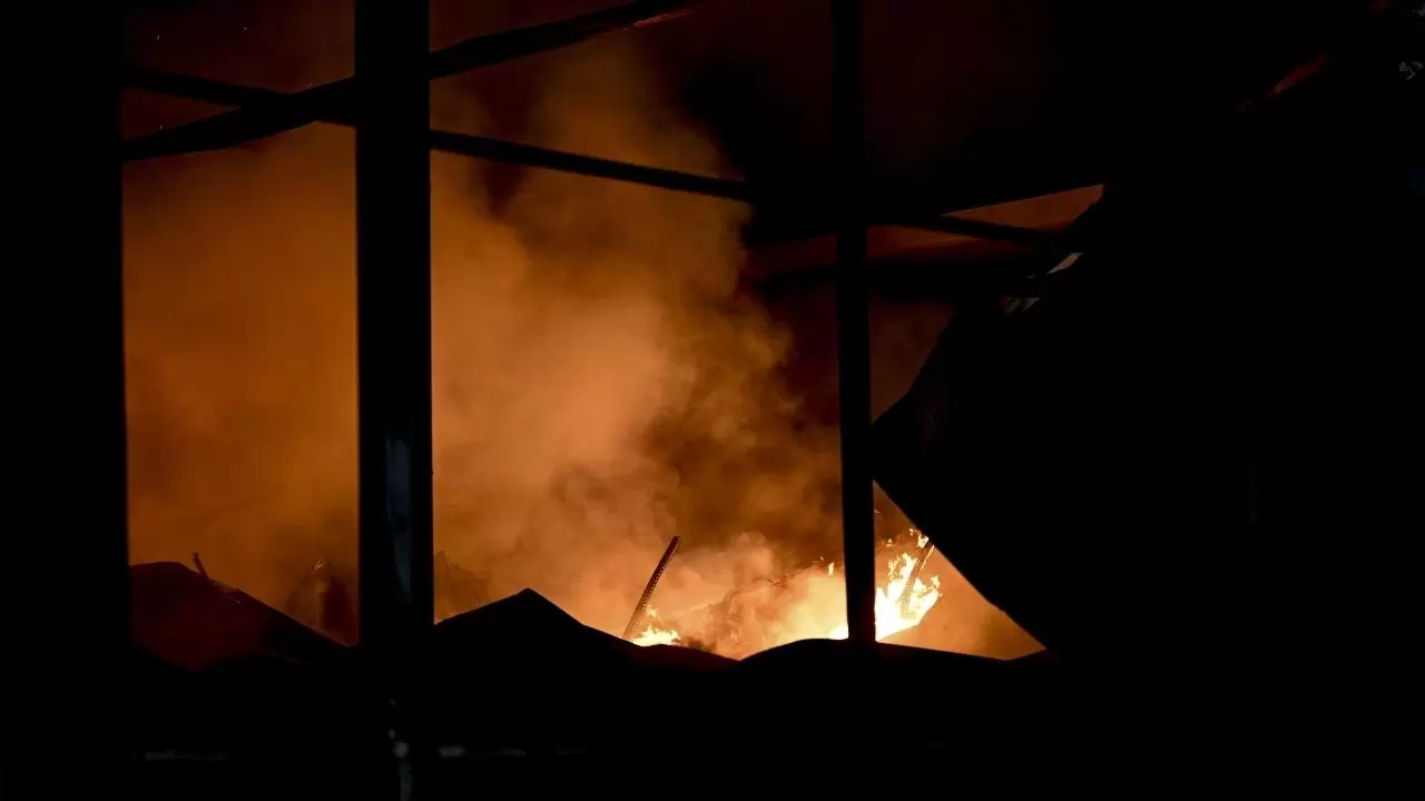 Ankara Sincan’da korkutan yangın: İlaç fabrikası 5 saatte söndürüldü 8