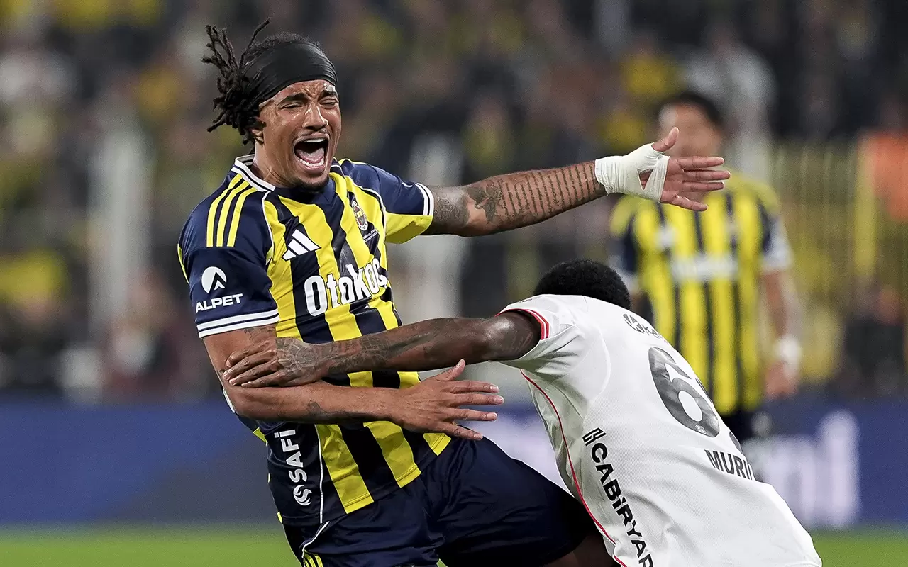 Fenerbahçe - Beşiktaş derbi maçına damga vuran anlar 16