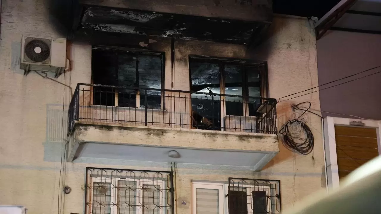 Evden yükselen alevler bir aileyi dağıttı: Baba hayatını kaybetti, engelli oğlu entübe edildi! 6