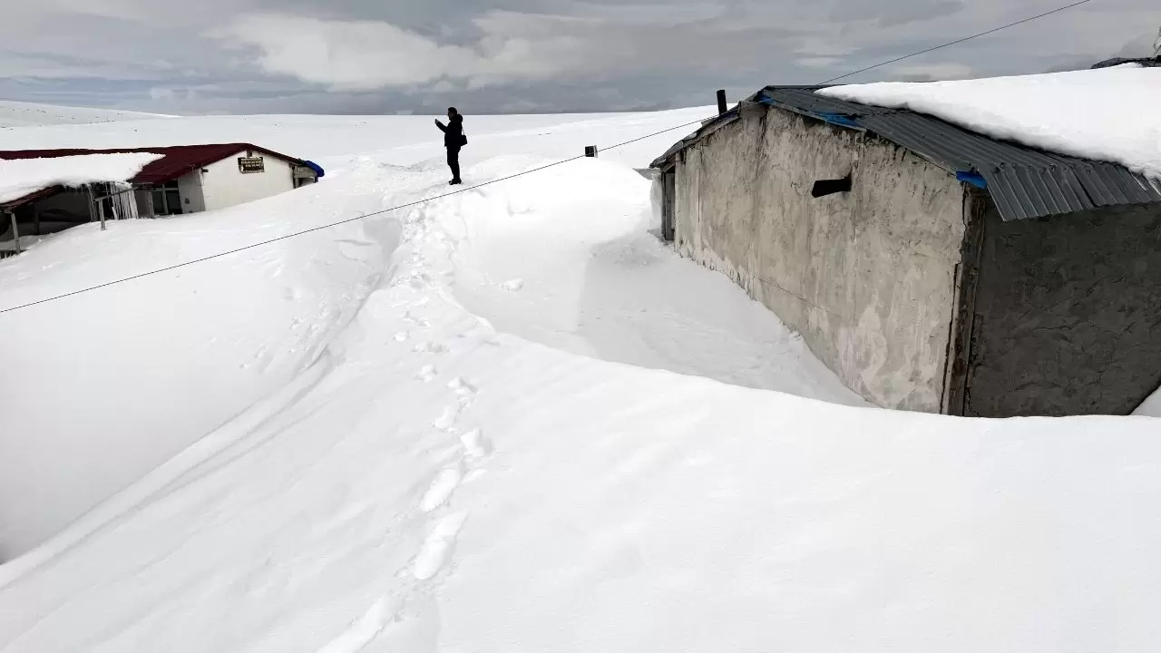 2 bin 580 rakımlı Bülbülan Yaylası kara gömüldü! 1