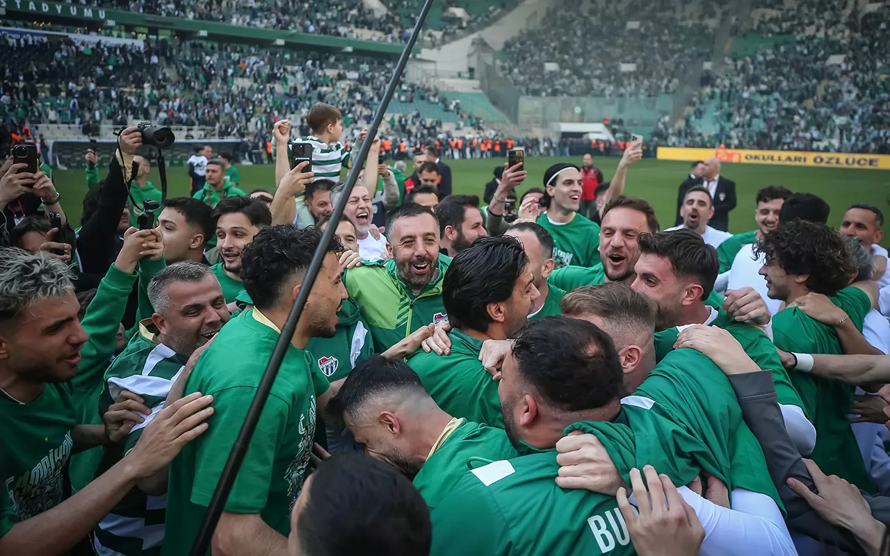 Bursaspor şampiyon oldu, Bursa alev aldı! 11