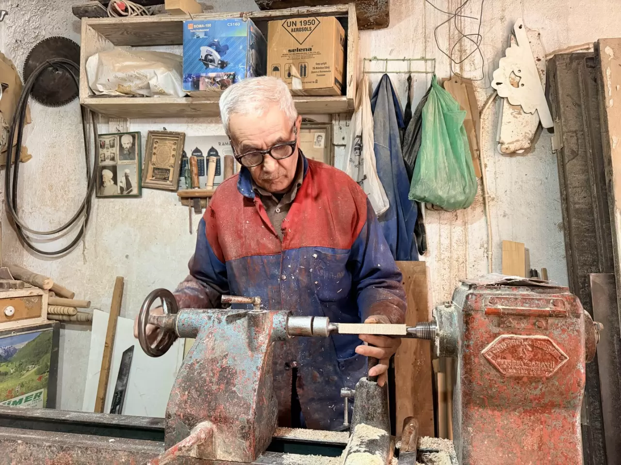 74 yaşındaki usta, ahşap beşik ile geçmişi ve geleceği buluşturuyor 5