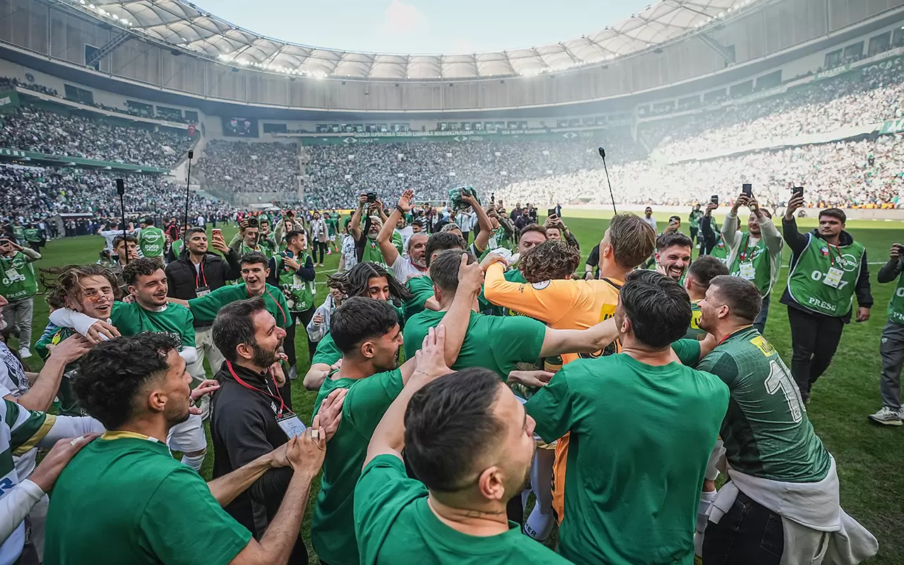 Bursaspor şampiyon oldu, Bursa alev aldı! 3