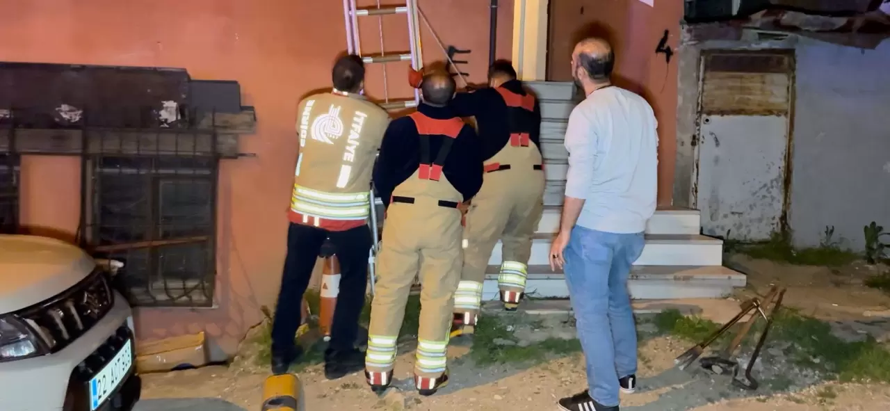 Edirne’de apartman dairesinden yayılan koku acı gerçeği ortaya çıkardı: Yaşlı adam evinde ölü bulundu! 4