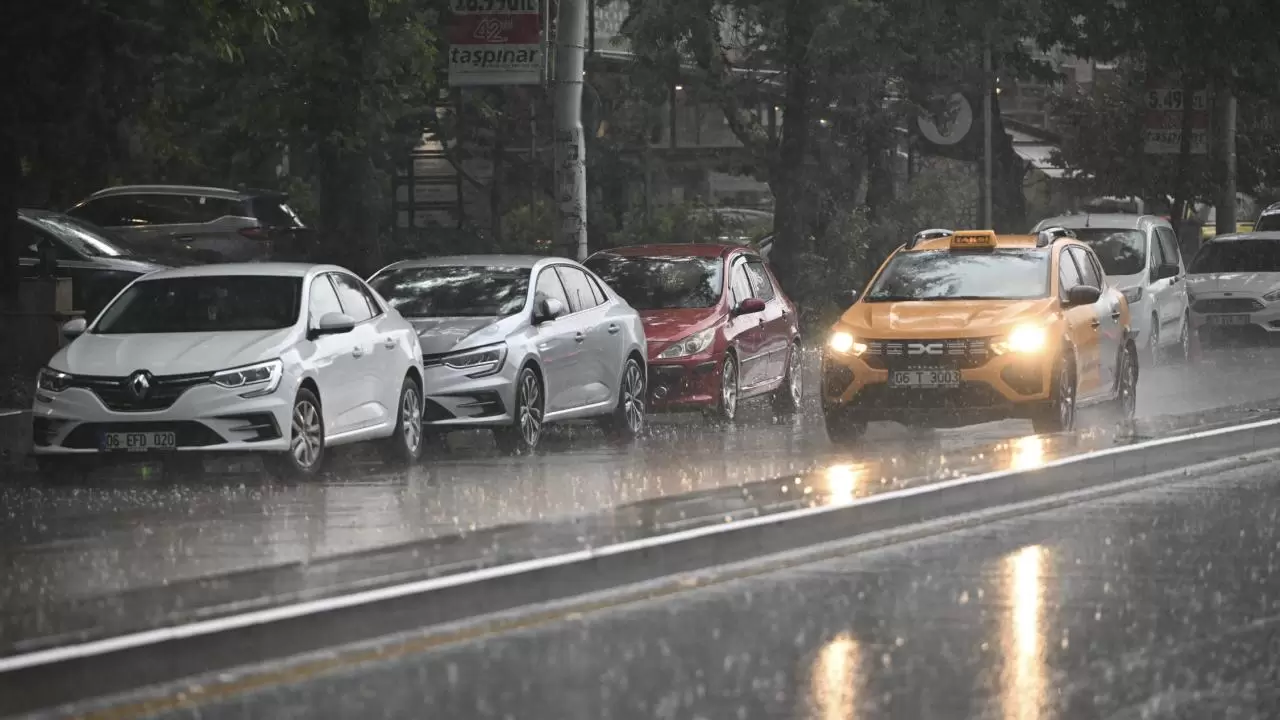 Hafta sonu plan yapanlar dikkat! Meteoroloji'den 'sağanak' uyarısı 8