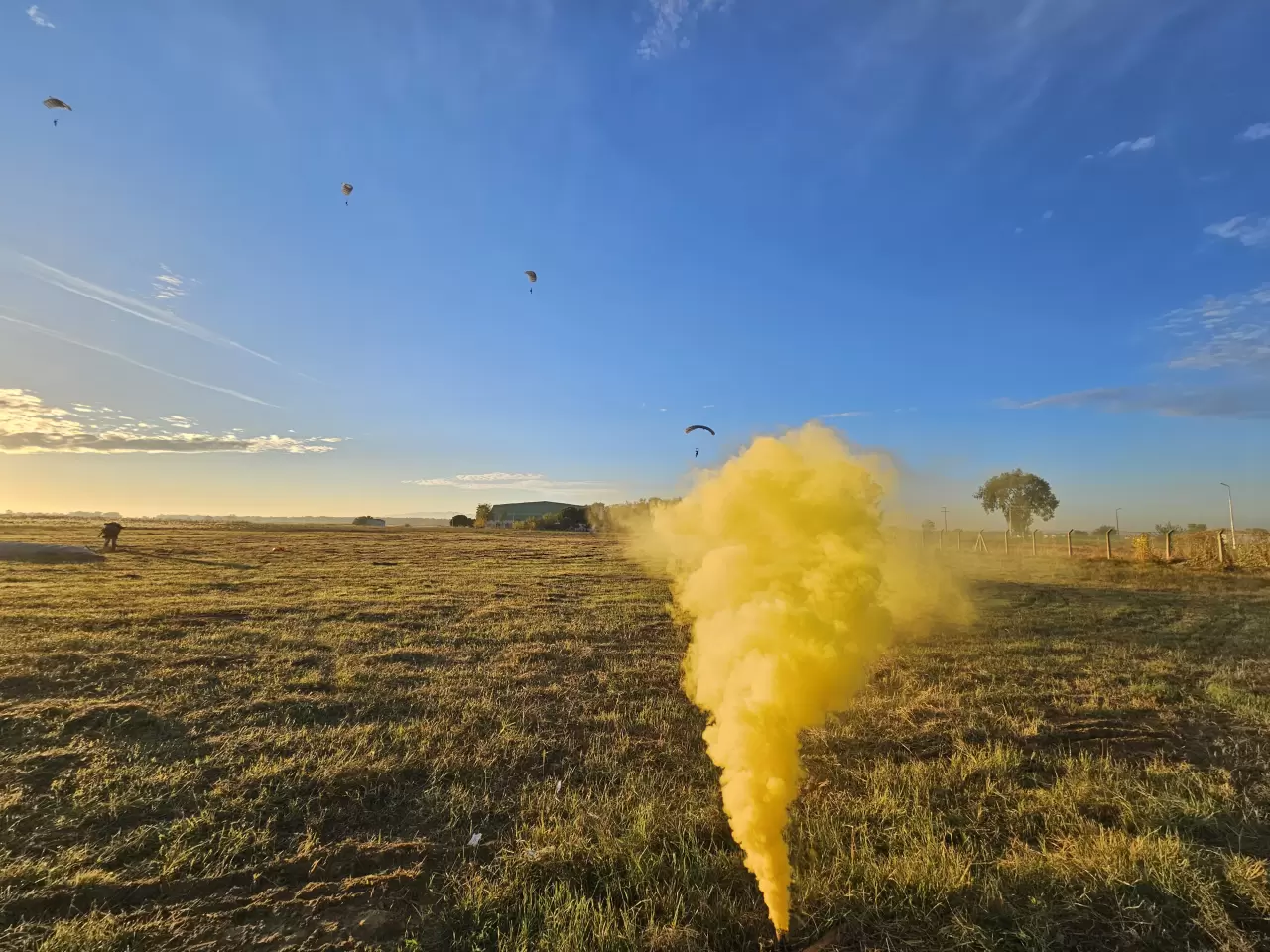 Konya'da gururlandıran anlar! MSB paraşüt atlayışından kareleri paylaştı 4