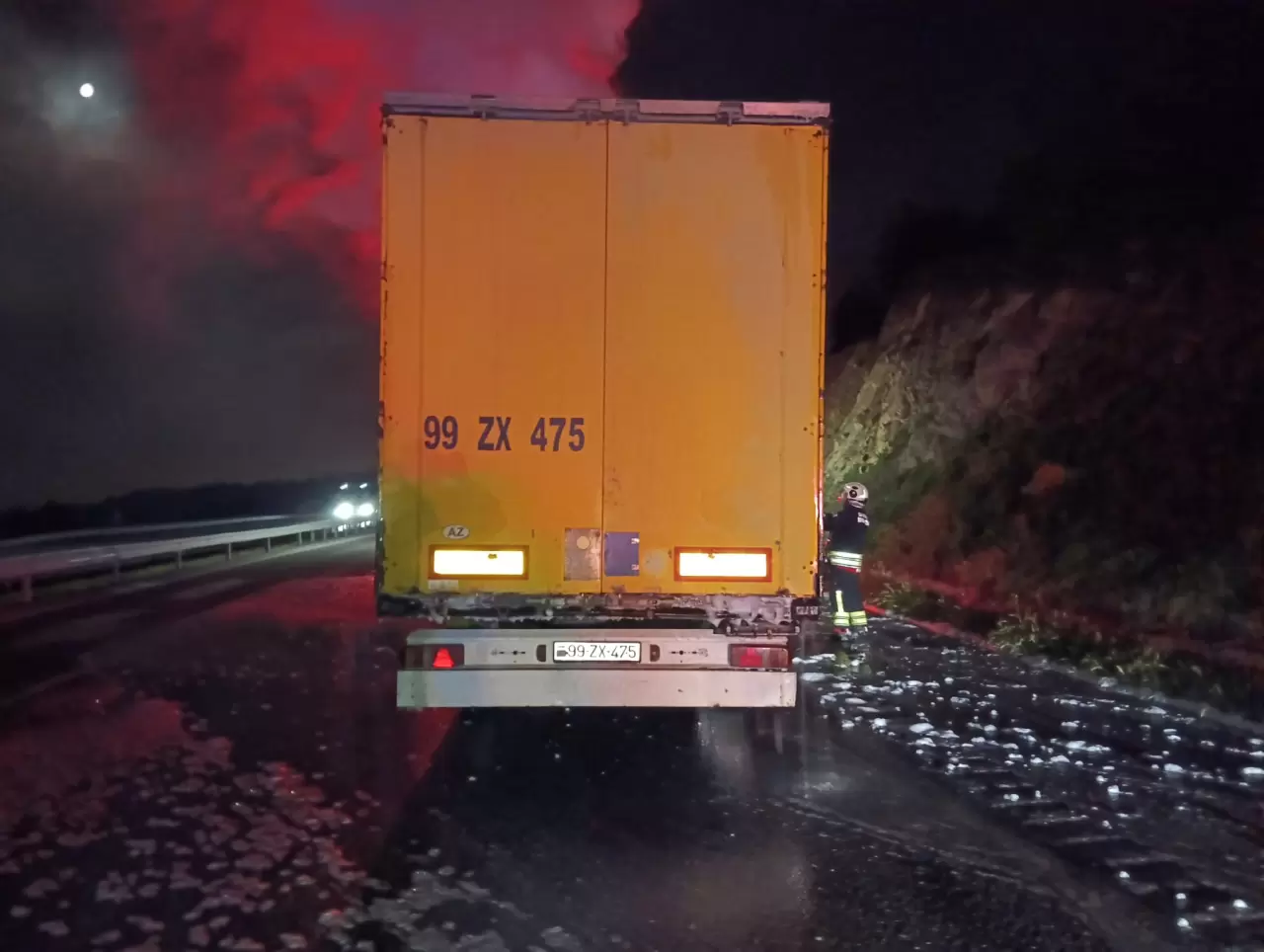 Samsun-Ankara kara yolunda dehşet! Ahşap yüklü tır alev topuna döndü: Trafik Tamamen durma noktasına geldi! 1