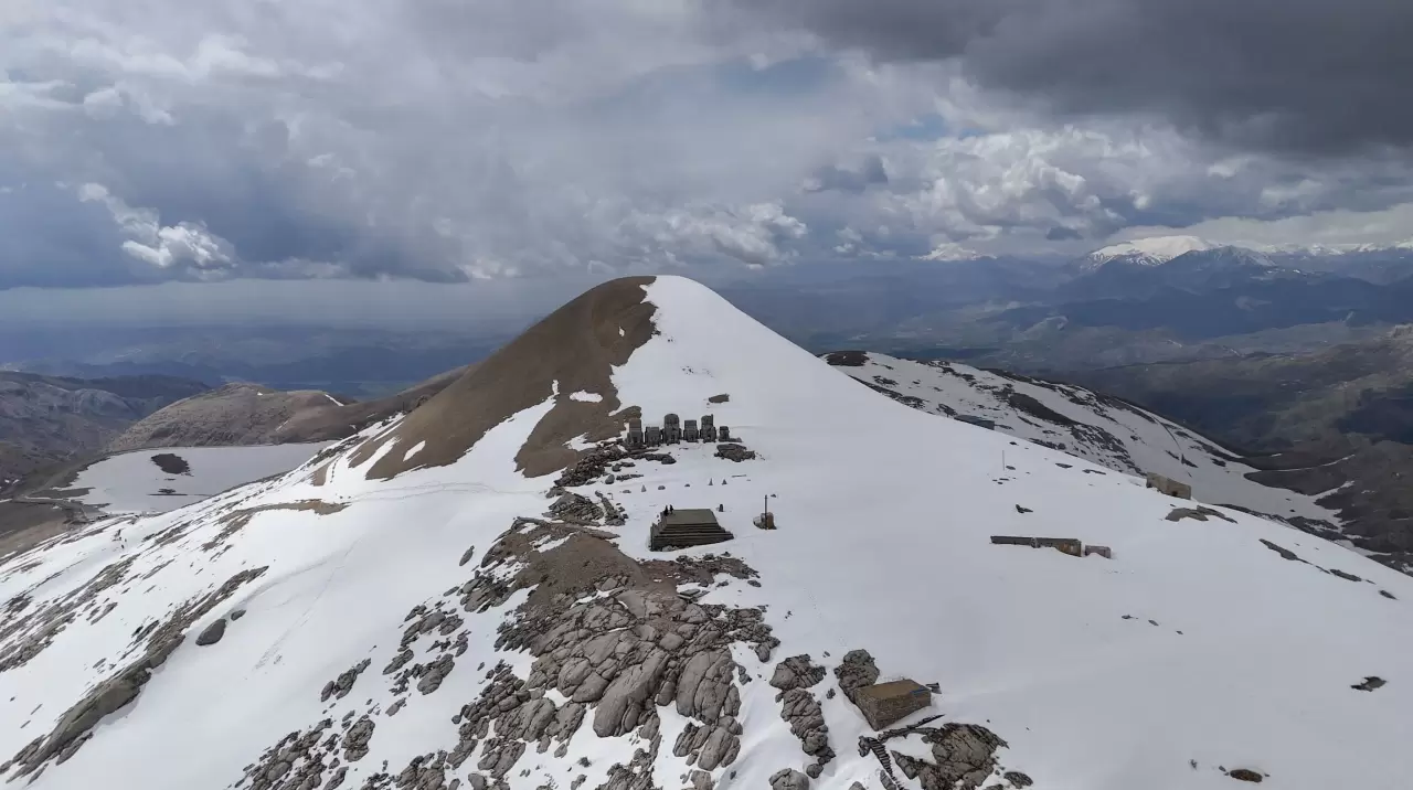 UNESCO mirası Nemrut'ta kış güzelliği: Manzarayı görenler hayran kaldı 1