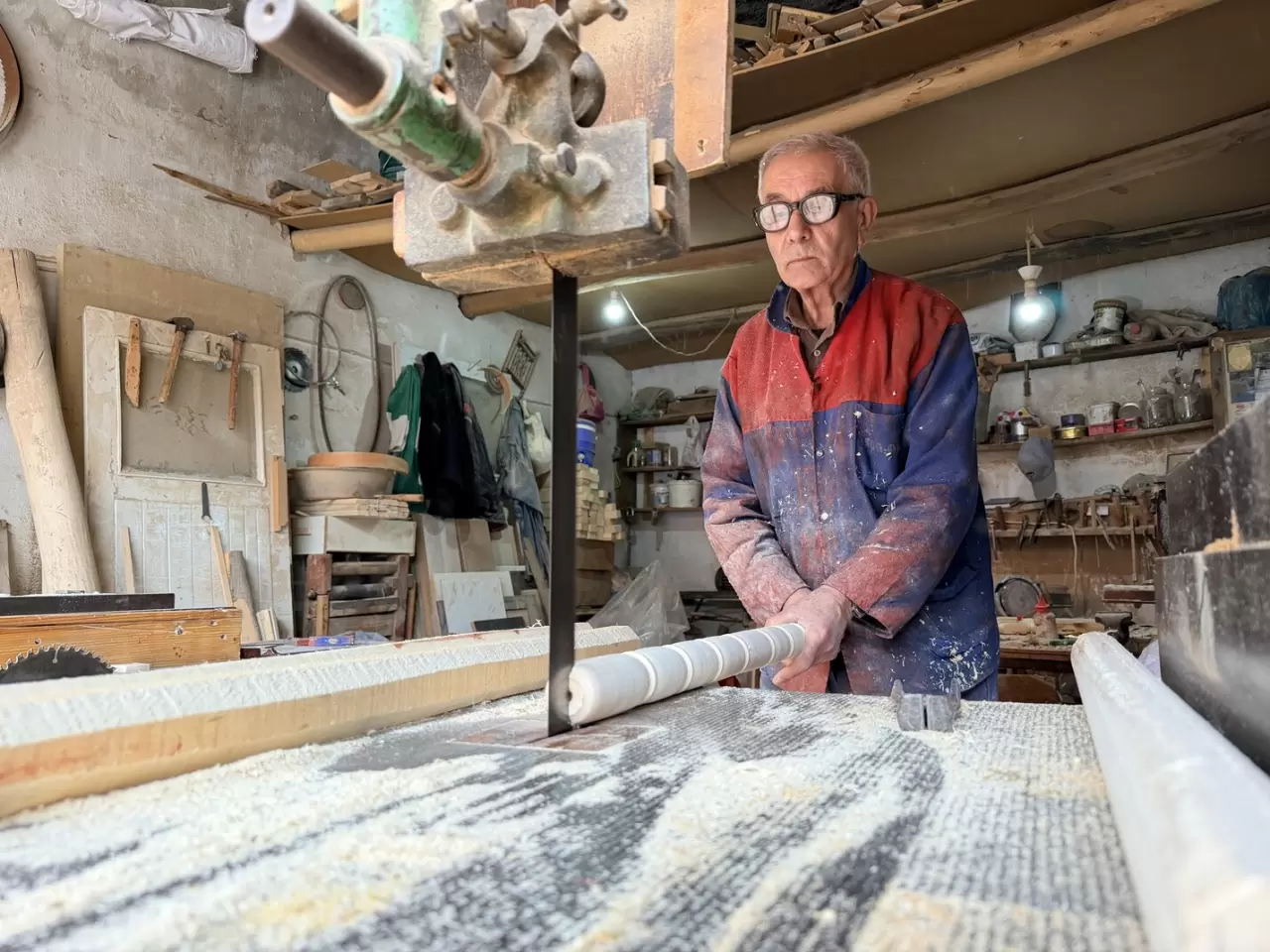 74 yaşındaki usta, ahşap beşik ile geçmişi ve geleceği buluşturuyor 3