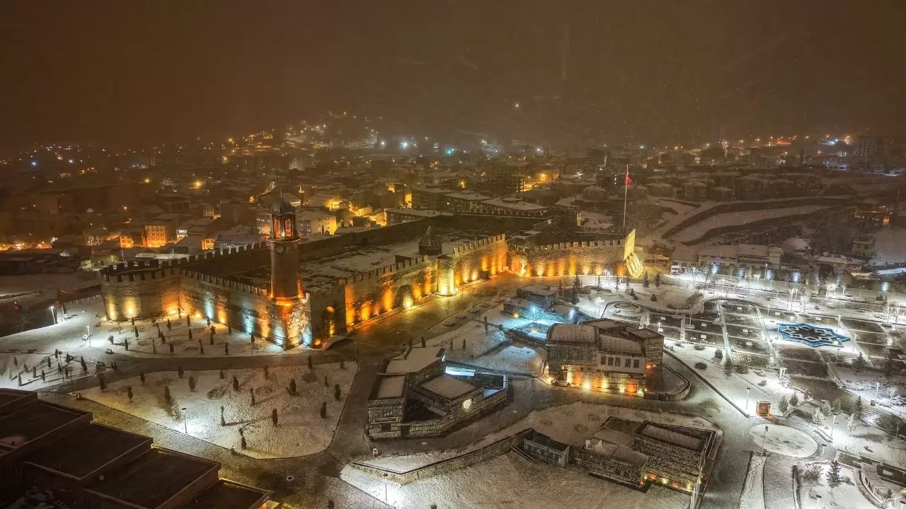 Erzurum’da nisan ortasında kış manzarası 1