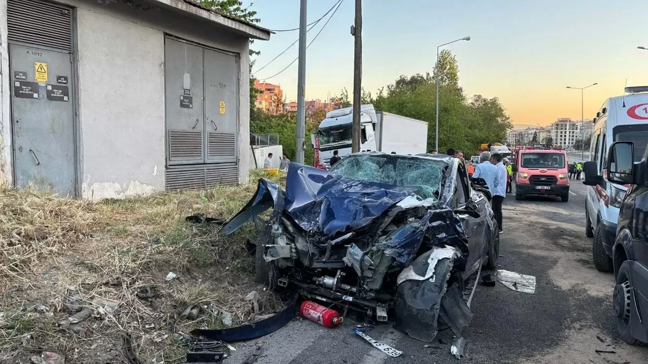 10 aracın birbirine girdiği o feci anların görüntüleri ilk kez ortaya çıktı! 7