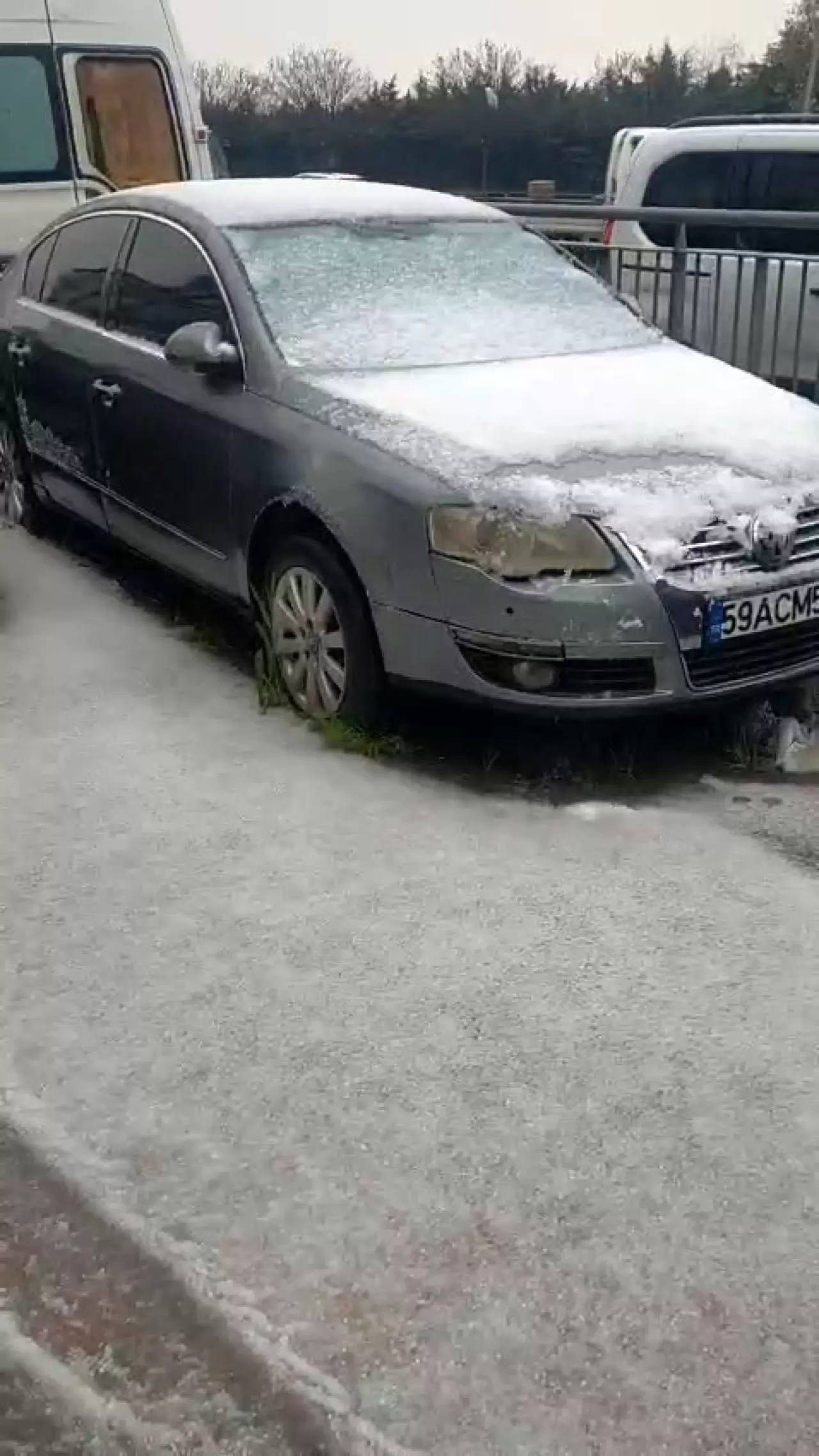 İstanbul'u şiddetli dolu vurdu! Trafik durma noktasına geldi 2