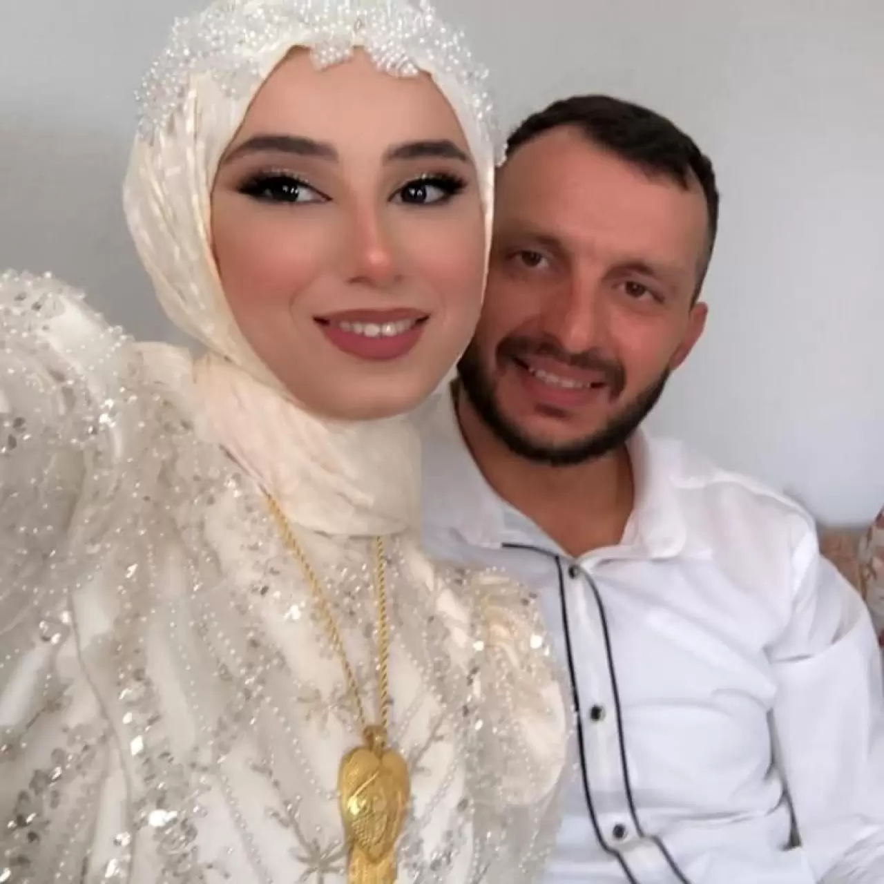 Düğün hazırlığı yaparken ölü bulundular! Mezar başındaki o detay herkesi kahretti 8