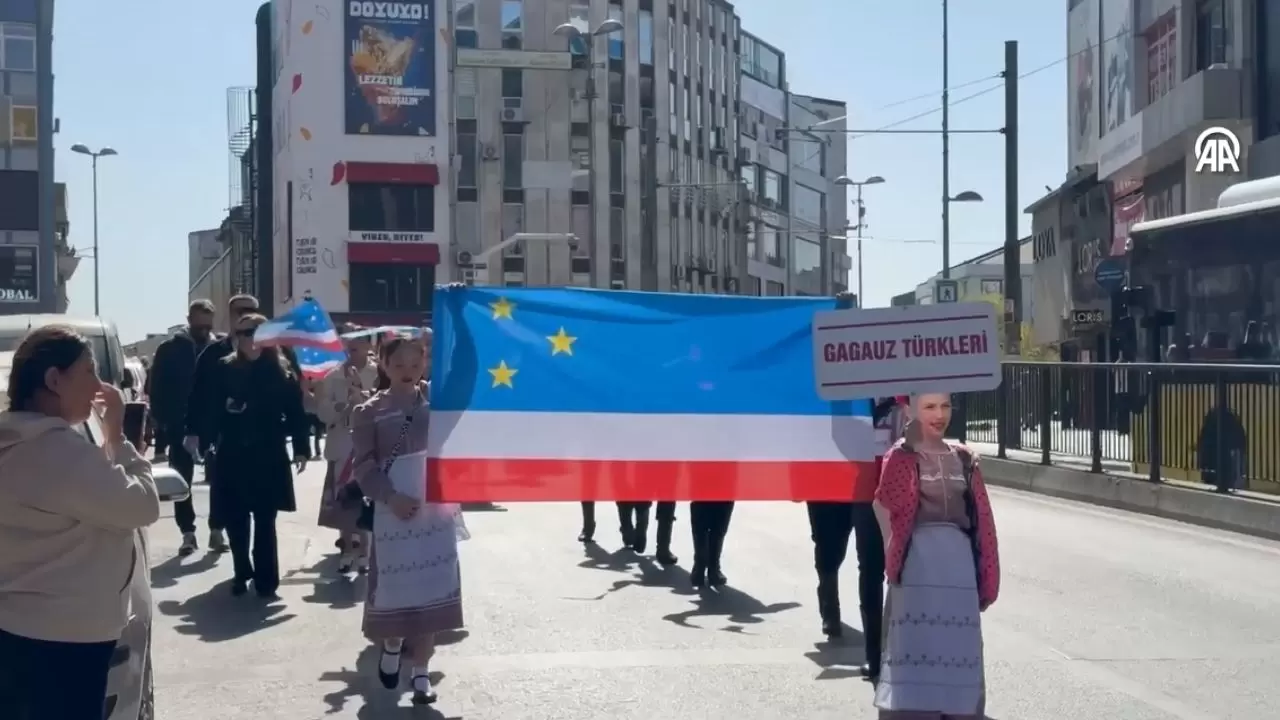 İstanbul’da Türk Dünyası rüzgarı! 14 farklı bölgeden 250 çocuk Kadıköy’ü renklendirdi 8