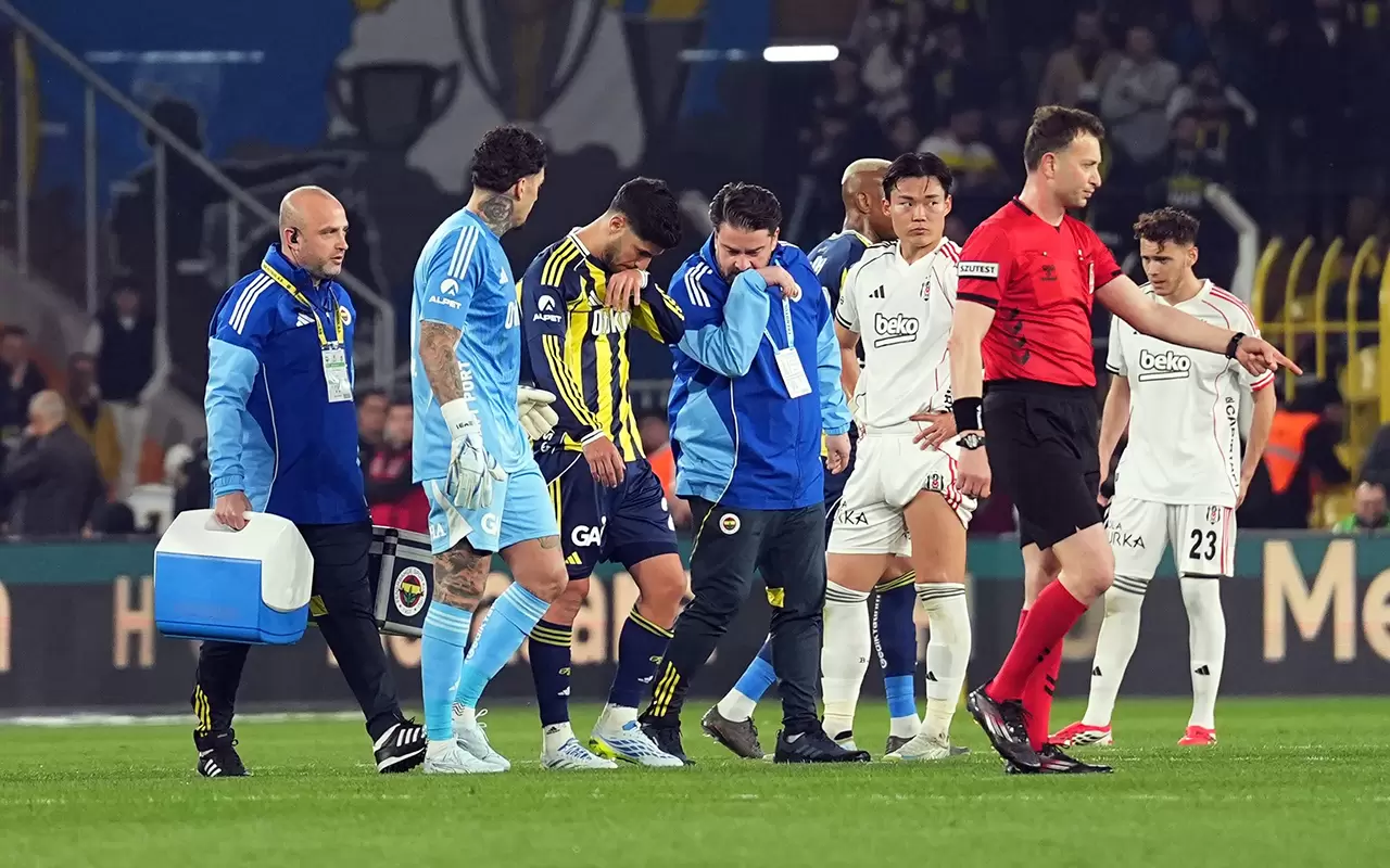 Fenerbahçe - Beşiktaş derbi maçına damga vuran anlar 8