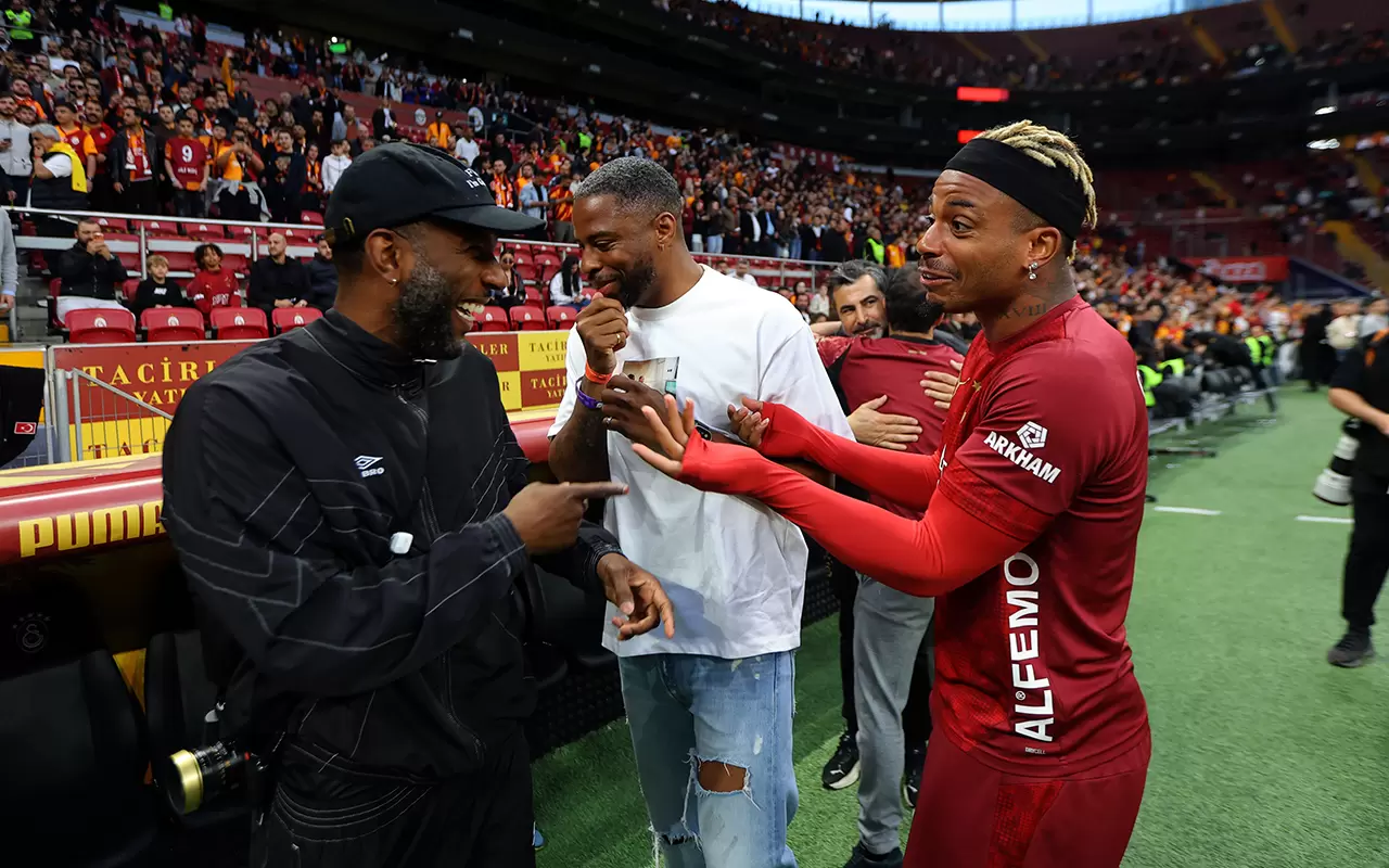 Galatasaray'ın şampiyonluk idmanında görsel şölen! 14