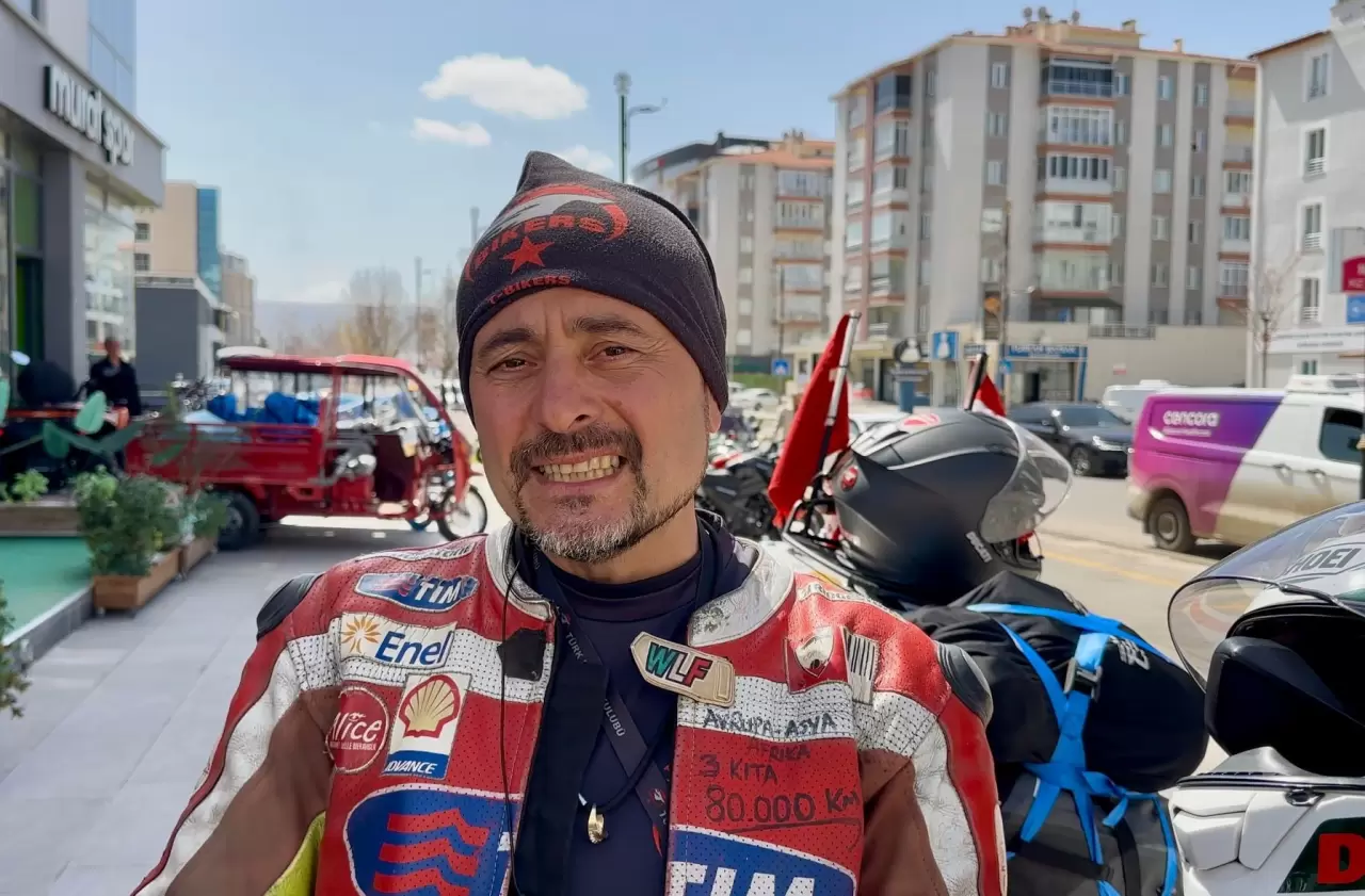 8 motosikletli binlerce kilometre kat edip umreye gitti 2
