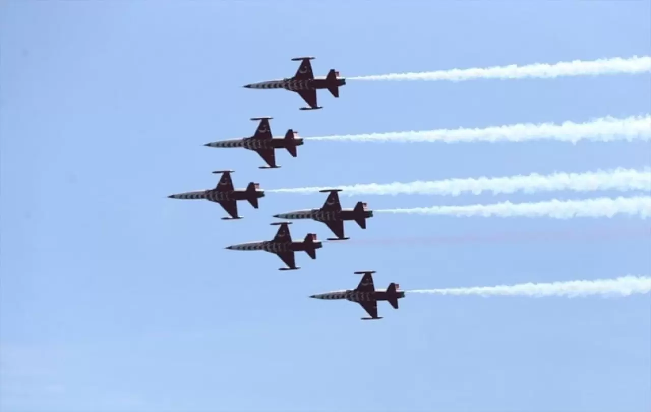 Türk Yıldızları’ndan 111. Yıl selamı 4