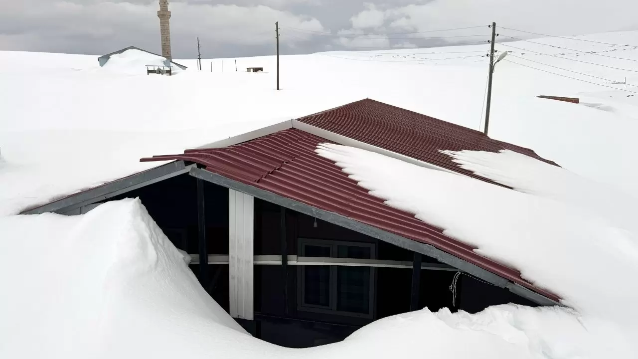 2 bin 580 rakımlı Bülbülan Yaylası kara gömüldü! 5