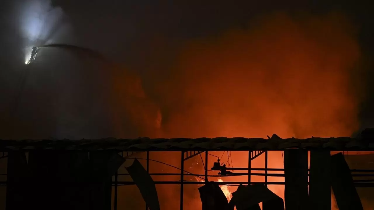 Ankara Sincan’da korkutan yangın: İlaç fabrikası 5 saatte söndürüldü 3