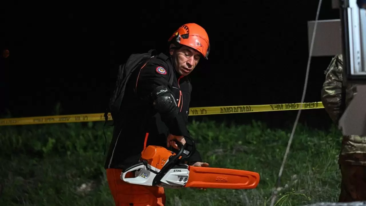 Ankara’da askeri helikopter kaza kırıma uğradı! Sincan Kaymakamı'ndan sevindiren açıklama 2